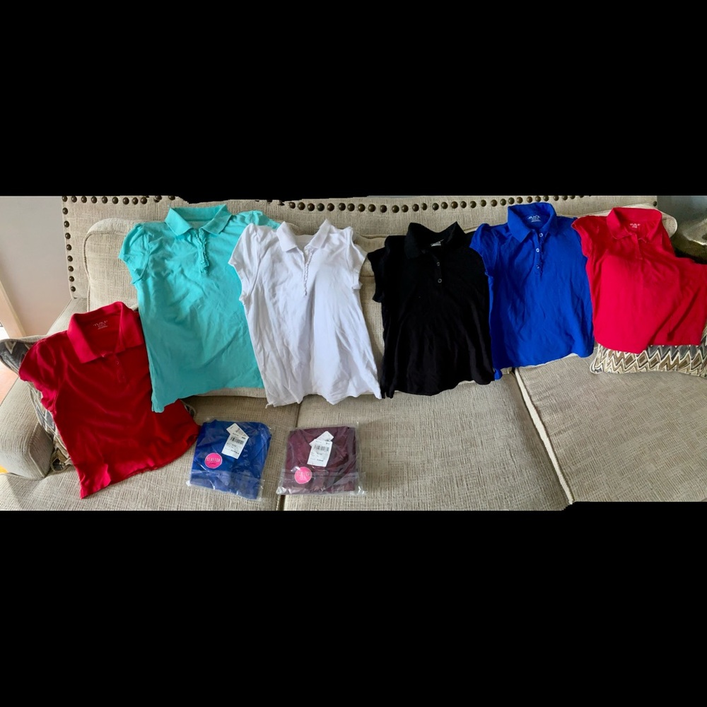 The Children’s Place Girls Polos Gently Worn. 2 Never Worn. Non smoking home.